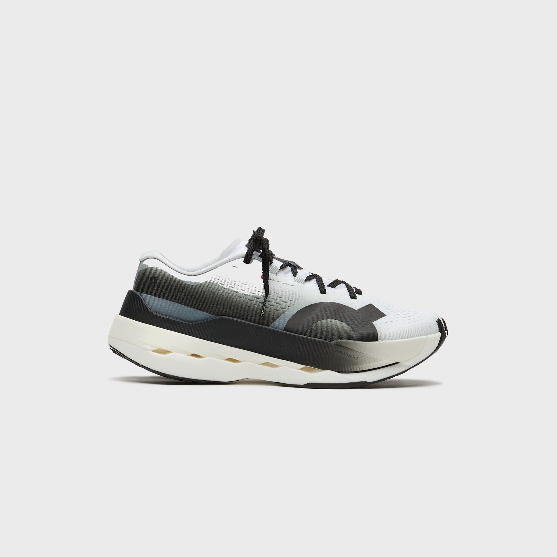 On Running Cloudboom Max - White / Black