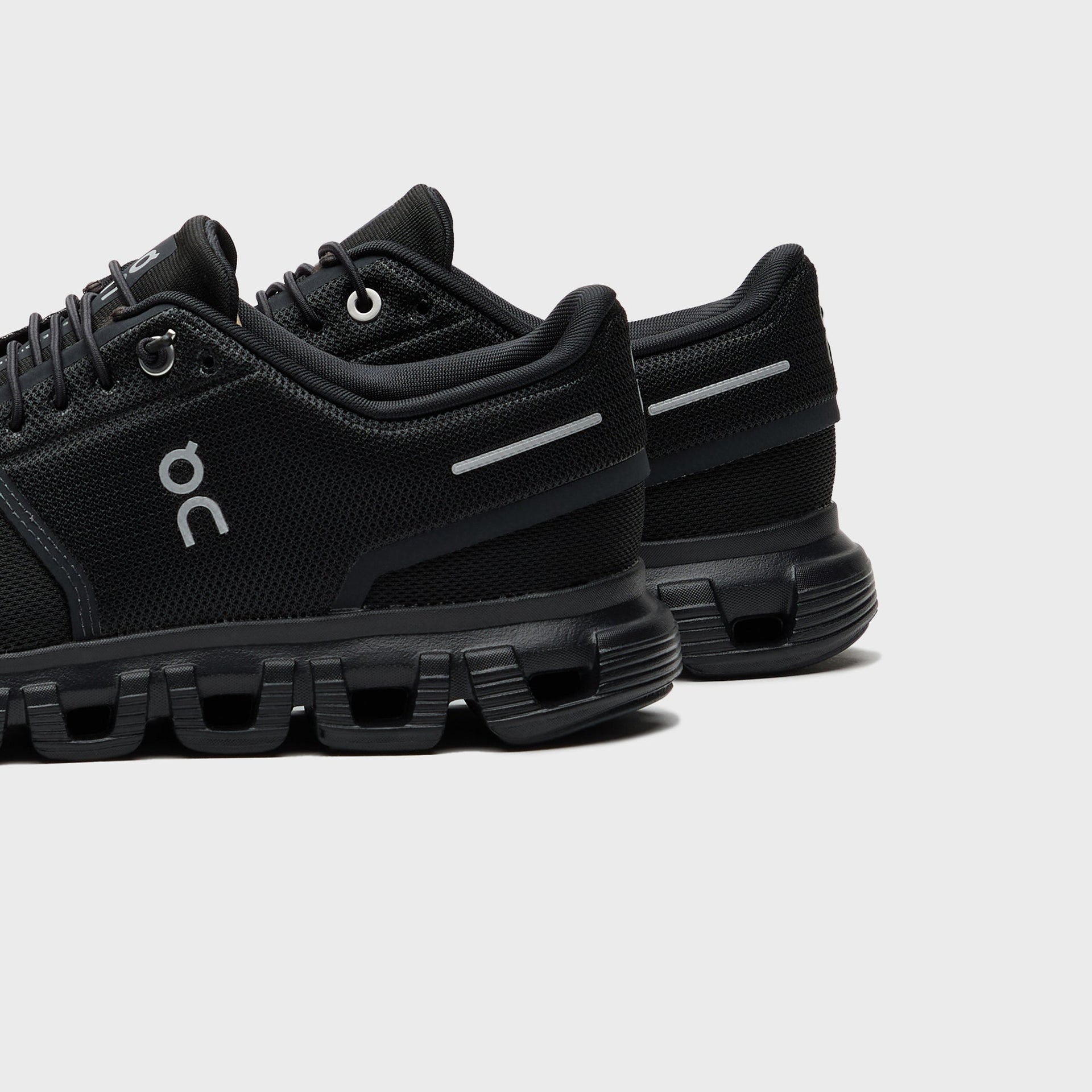 On Running WMNS Cloud 6 - Black