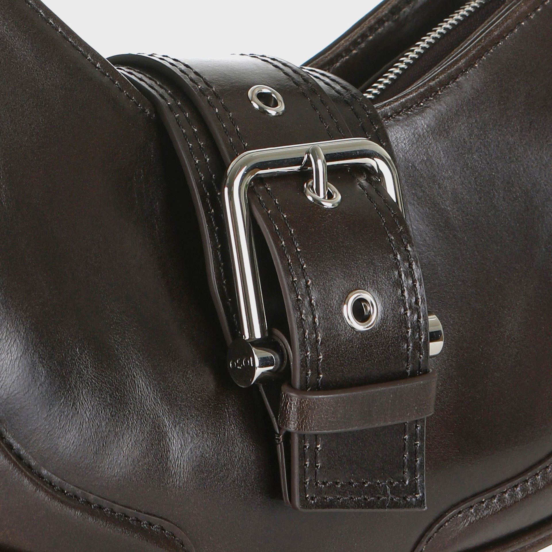 Osoi Hobo Brocle in Brown