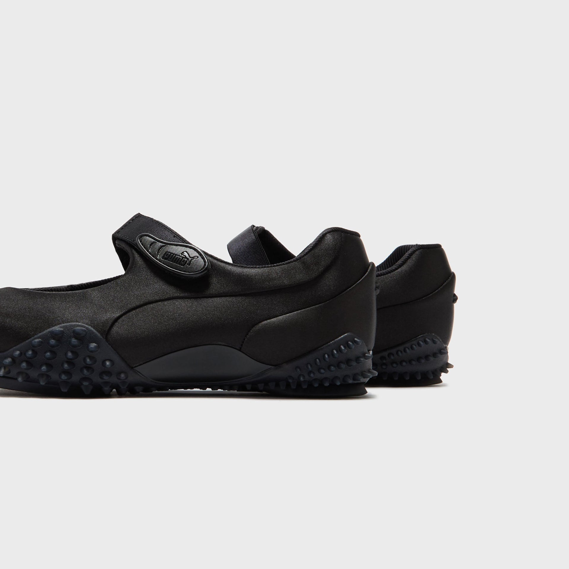 PUMA WMNS Mostro Fey Satin - Puma Black / Cool Dark Gray