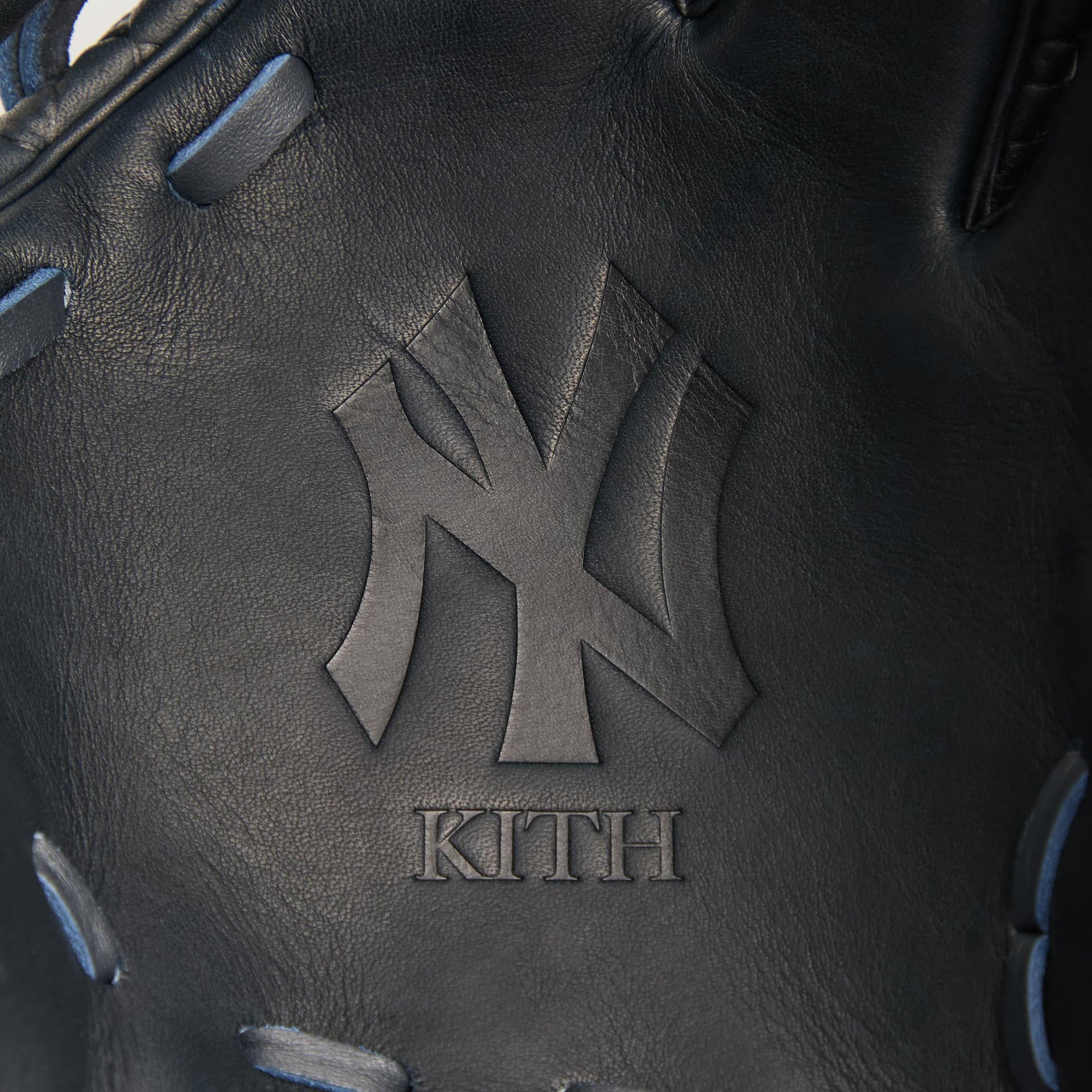 Kith & Rawlings for the New York Yankees Heart of the Hide Glove - Navy