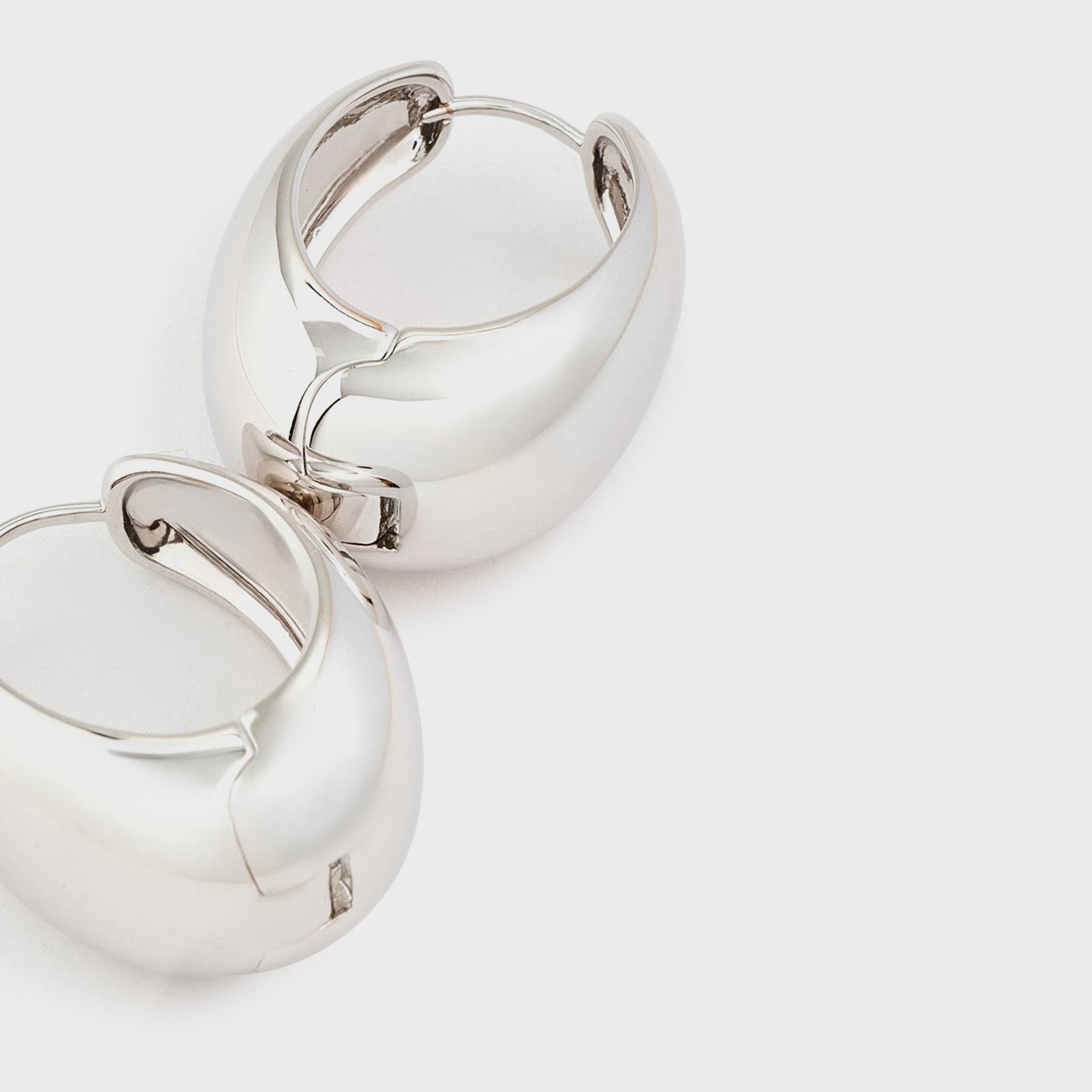 SHASHI Cameron Hoop Earring in Silver