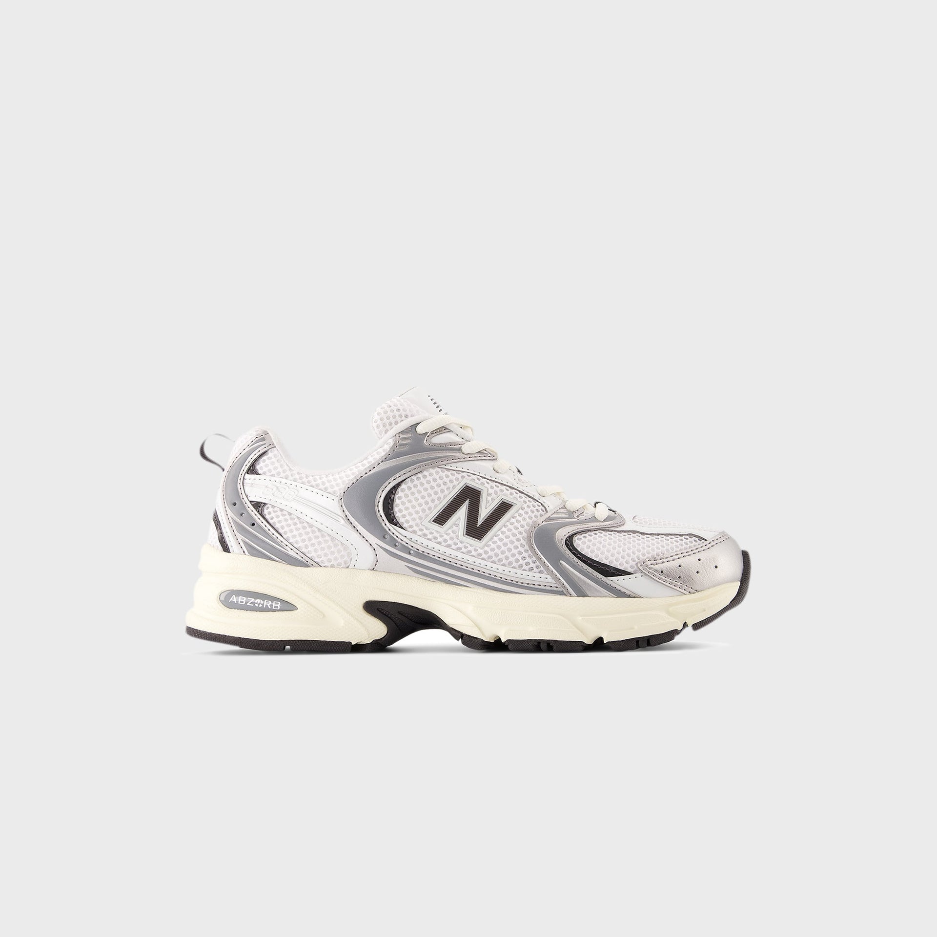 New Balance 530 - Silver Metallic / Black Cement
