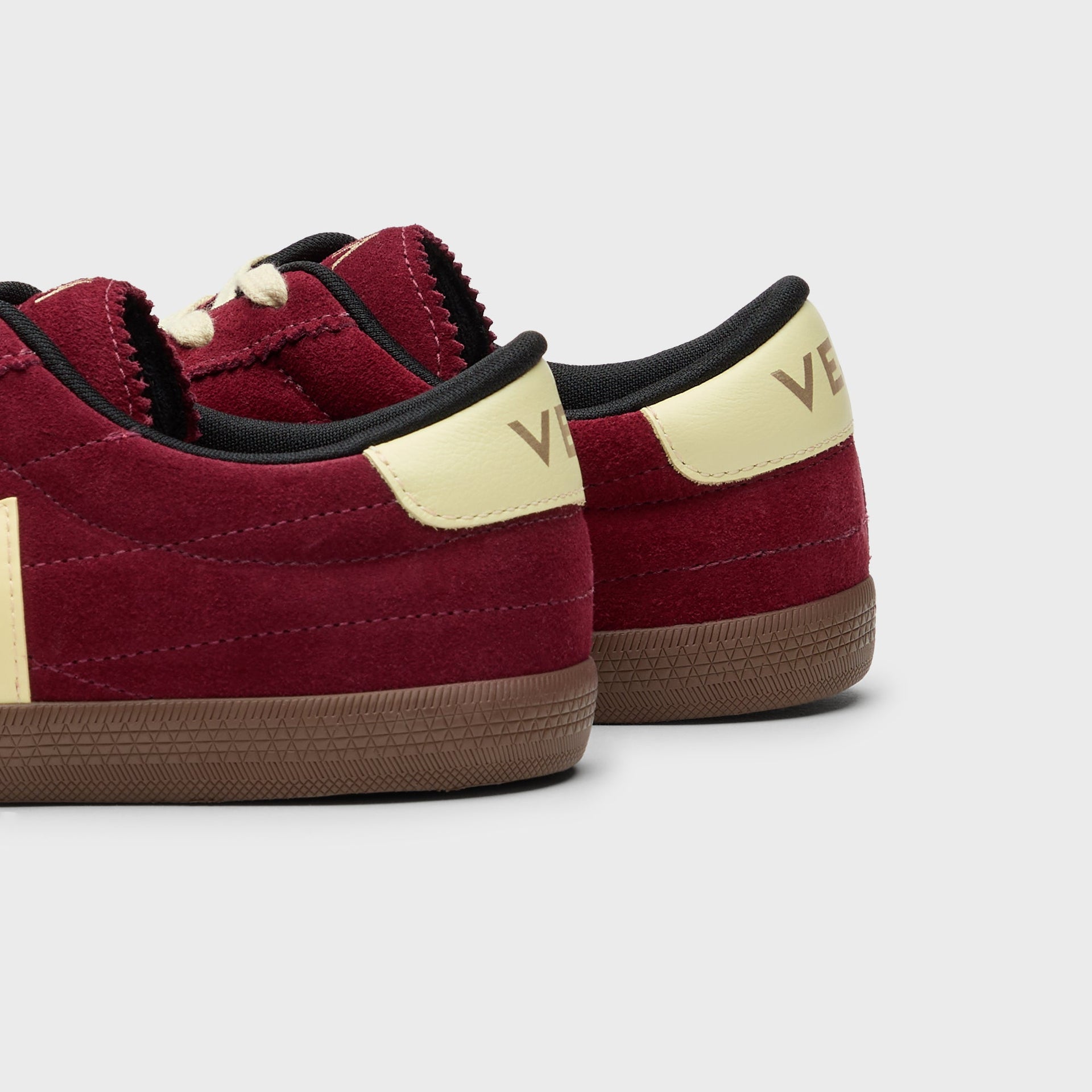 Veja WMNS Panenka Suede - Grenat / Sun / Bark