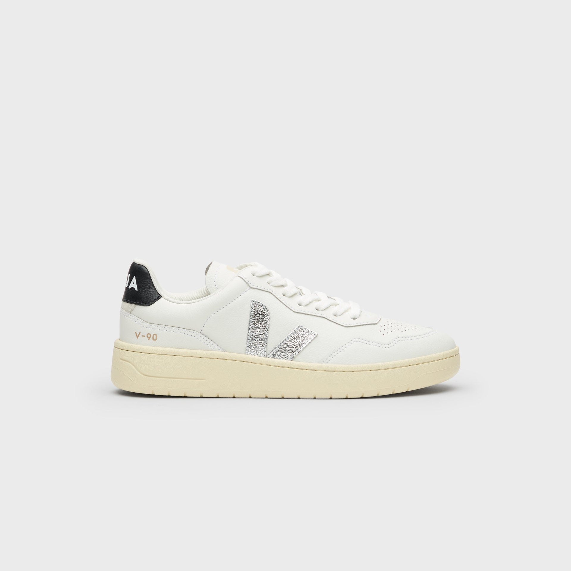 Veja V-90 - White / Silver / Black