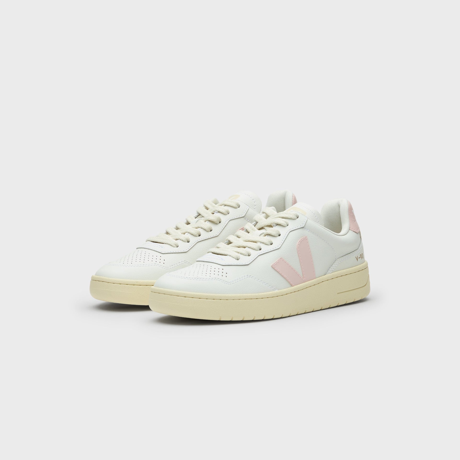 Veja V-90 - White / Petale