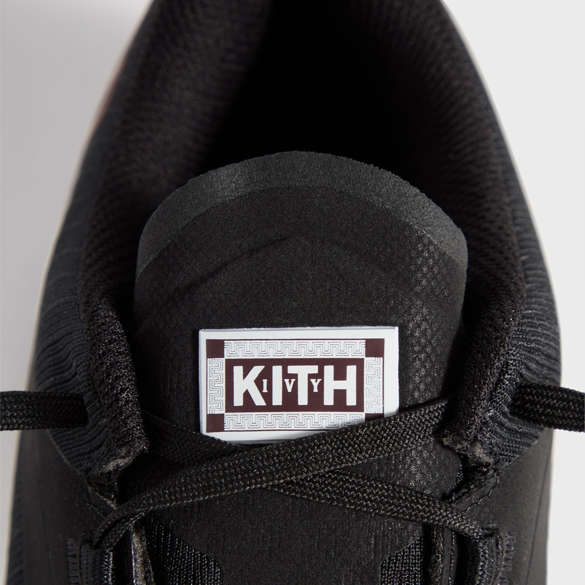 Kith Ivy for Wilson Hurakn Pro RS - Black / Snow White / Pine Grove
